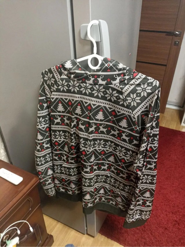 Какого цвета кофта?