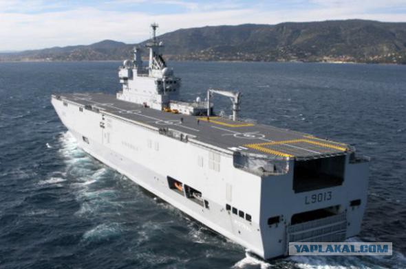 Франция передала России первый "Мистраль"