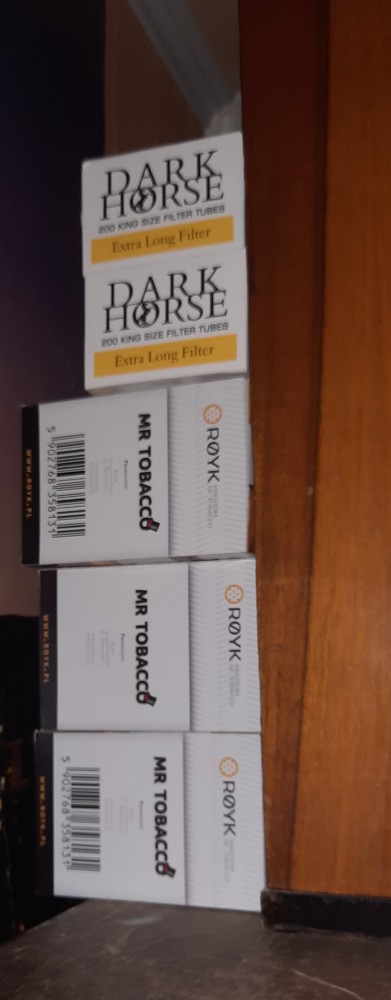 Пачка сигарет из натурального развесного табака стоит всего 36 рублей.