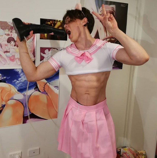 Catboykami довел любительницу чернокожих до слез