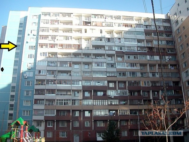 Семьи с детьми в новом ЖК пожаловались на вечно голого любителя порно