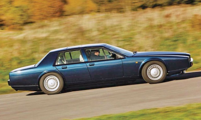 Aston Martin Lagonda: компьютер на колесах, или машина будущего, отправленная в прошлое