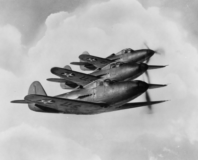 Р-39 Аэрокбра. Американская любимица сталинских соколов. История создания и основные модификации.