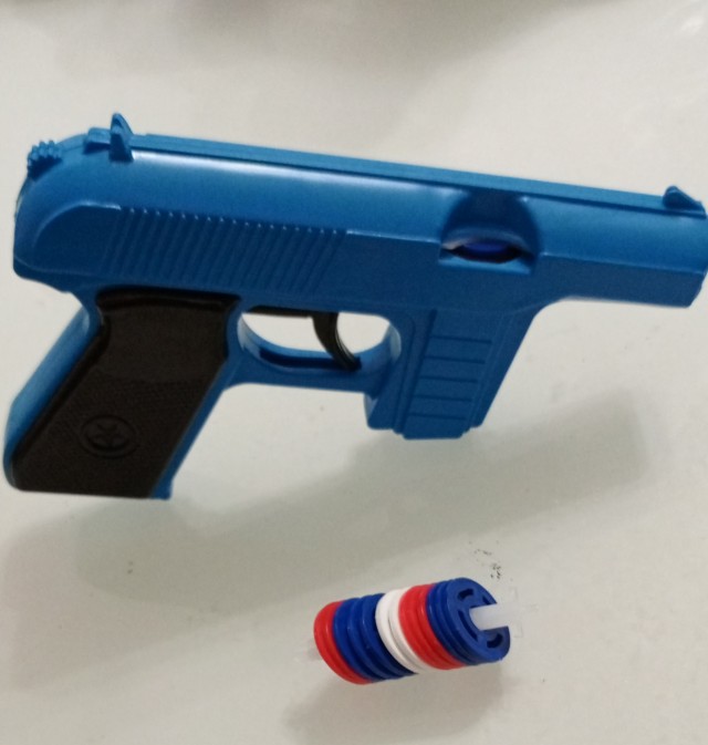 Купил сыну игрушку