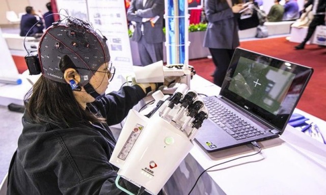 Бывший сотрудник американских спецслужб Билл Купер делится скрытой информацией о создании мирового правительства