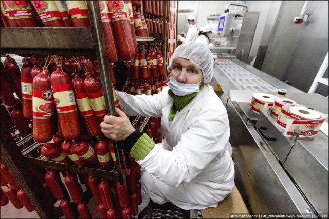 Как делается колбаса в России?