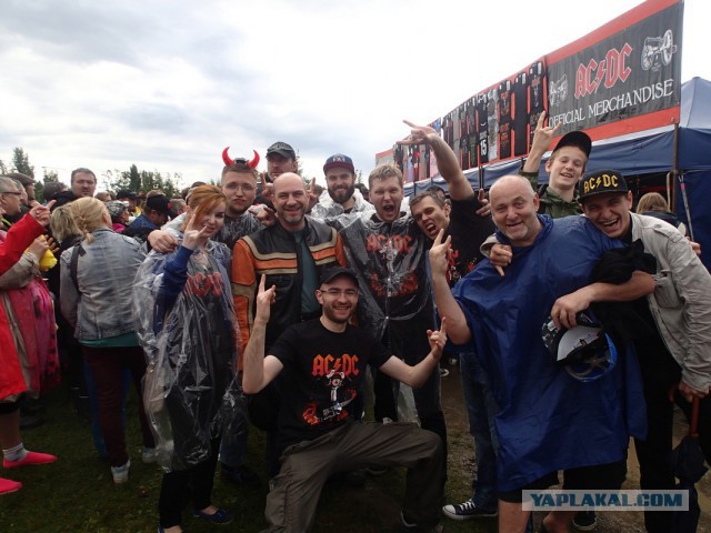AC/DC. Вжарим рок в этой дыре!
