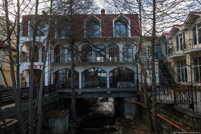 Алушта: курорт-антиутопия