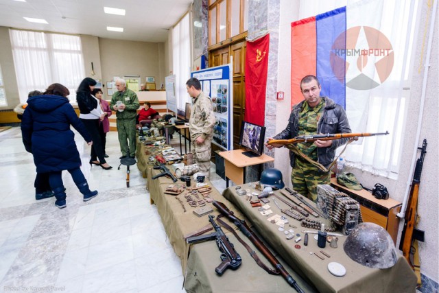 Поисковики Севастополя рассказали школьникам о Войне