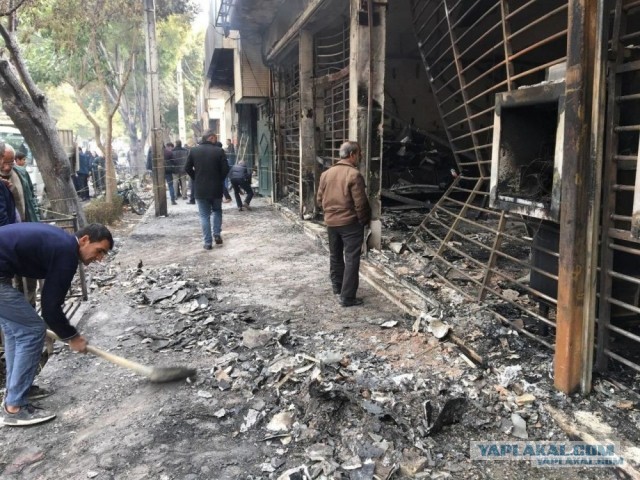 AP: в Тегеране полиция открыла огонь по демонстрантам