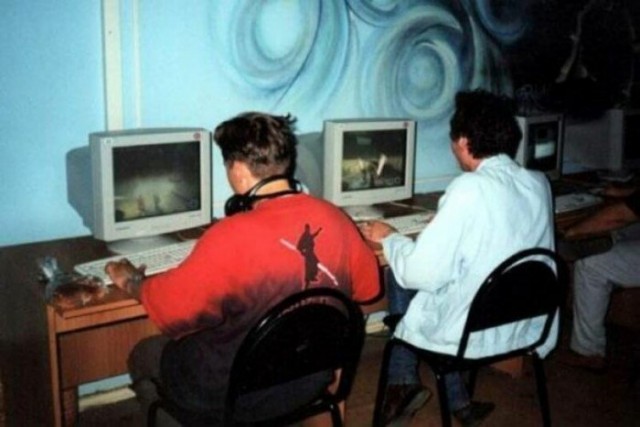 По волнам памяти: Атмосфера и особый шарм компьютерных клубов 90-х и 2000-х