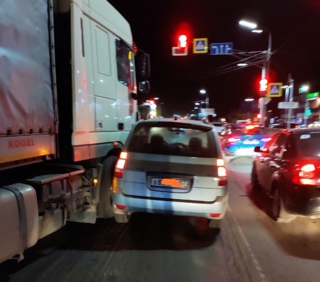 Убийца на камазе не оставил шансов встречному такси