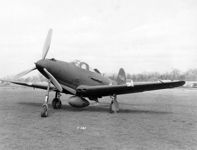 Р-39 Аэрокбра. Американская любимица сталинских соколов. История создания и основные модификации.