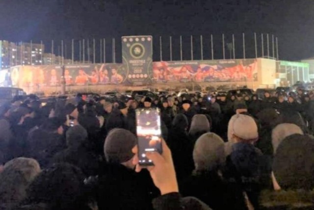 Отключили WhatsApp и Telegram из-за того, что таджики убили якута