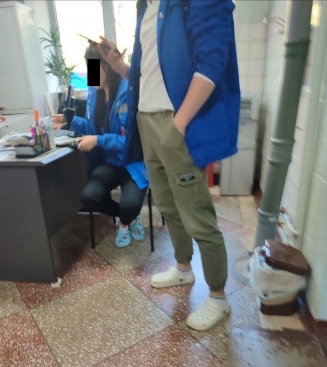 «Вот такие к нам приезжают фельдшера скорой помощи, не обеспеченные формой, как на дискотеку одетые"