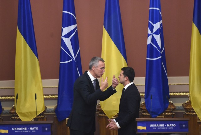 СМИ сообщили о готовности США пригласить Украину в НАТО