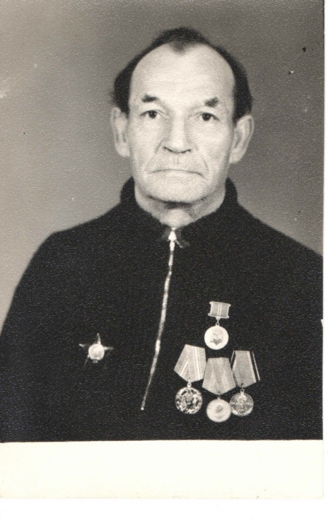 За героев былых времëн..