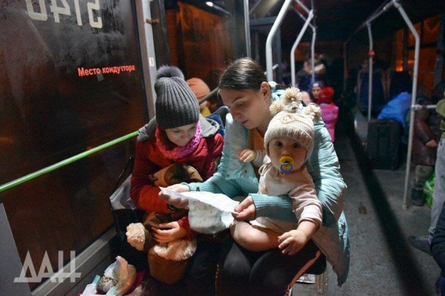 Большинство горожан не собираются покидать Донецк и ждут, рассчитывая, что скоро все закончится