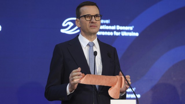 Премьер Польши собрался искоренить "Русский мир"