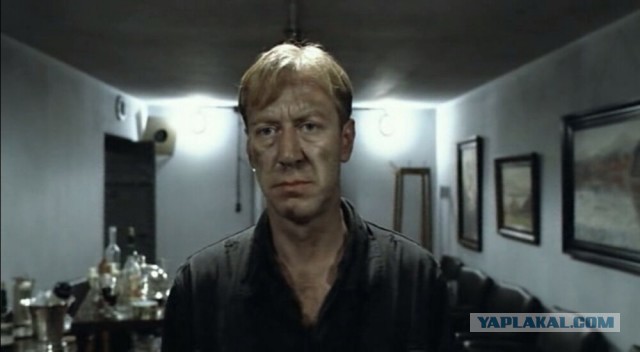 Персонажи и их реальные прототипы в фильме "Бункер" 2004 года.