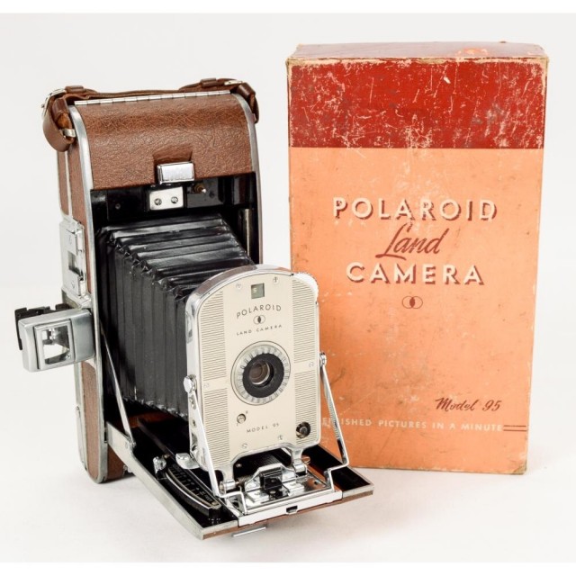 Polaroid: как дважды обанкротилась легендарная компания и что с ней сейчас — история бренда