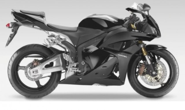 Honda CBR и Jawa 350 — самые популярные в России мотоциклы в 2025 году на вторичном рынке