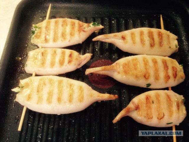 Кальмар фаршированный