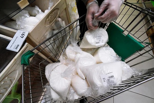 Россиян предупредили о дефиците сахара