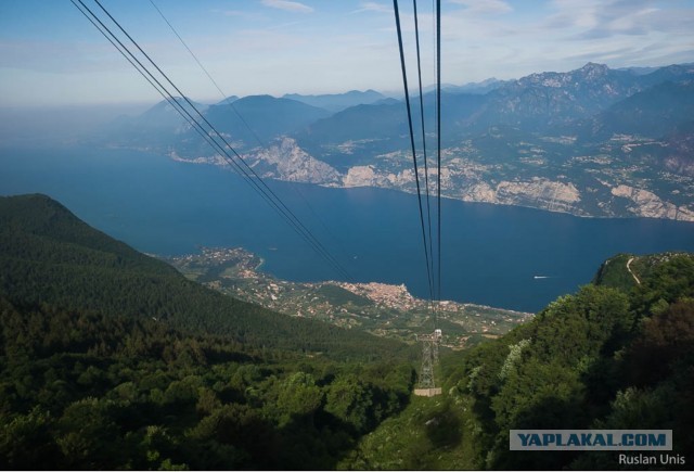 На севере Италии 13 человек погибли в результате падения кабины канатной дороги