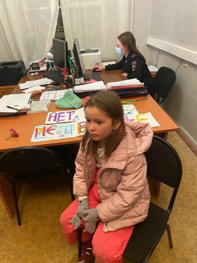 В Москве задержали пятерых детей с антивоенными плакатами