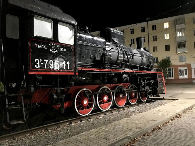 Памятник паровозу