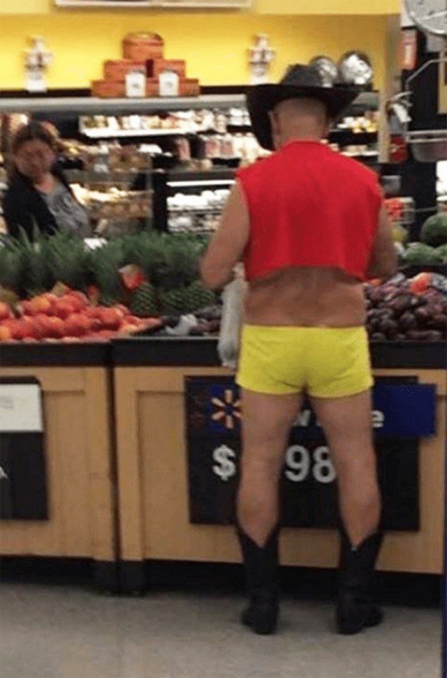 Walmart место сбора фриков
