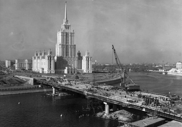 Москва и москвичи. Двадцатый век. 28.03.25