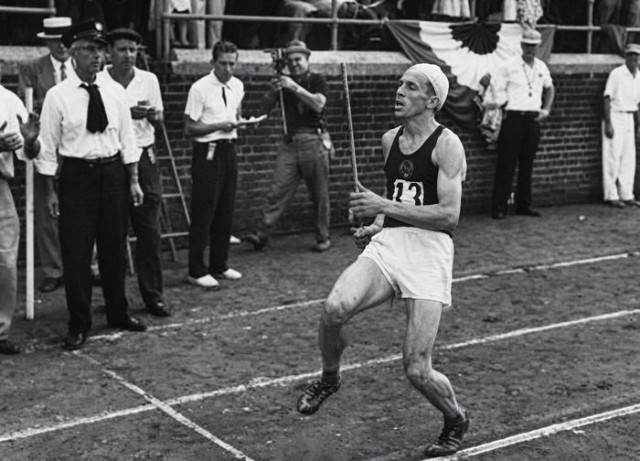 *БАЯН*Легендарный финиш Хуберта Пярнакиви в Филадельфии, США, 1959 год