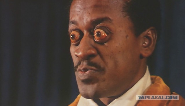 Бывшая мормонская школьница стала самым необычным глотателем мечей в мире