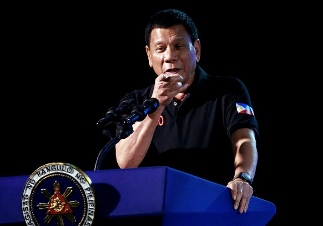 Президент Филиппин пообещал сбрасывать коррупционеров с вертолёта