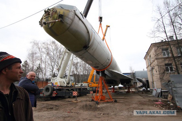Ту–​​144. Казань. Перевозка на новое место