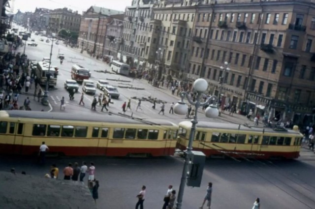 Дата в истории - "Сайгон" и "Спокойной Ночи, Малыши"