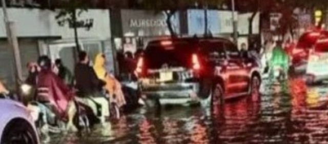 Москва приходит в себя после ливня