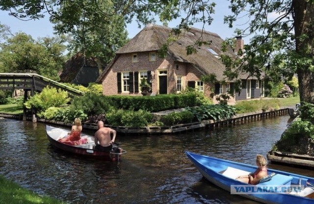 В этой деревне нет привычных дорог