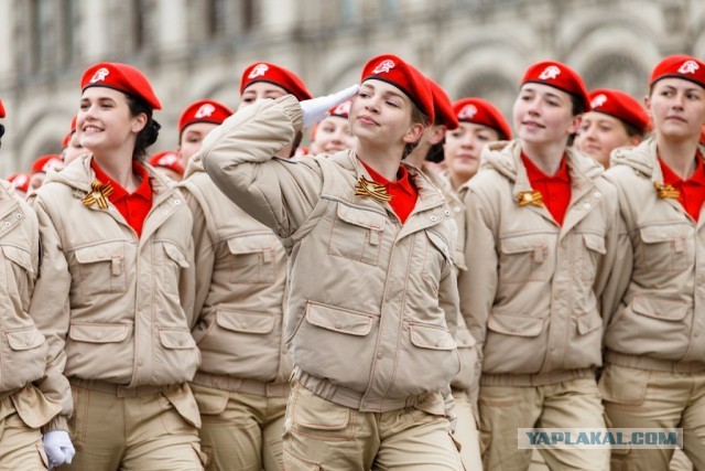 Школьницу, снявшую портрет Путина в классе, вызвали в полицию