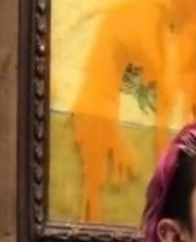 Экоактивисты облили супом картину Ван Гога «Подсолнухи» в лондонской национальной галерее