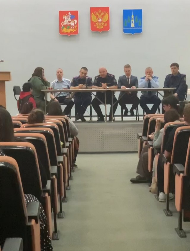 В Раменском жители создали общественную группу по расследованию после того, как школьники сожгли друга в сарае