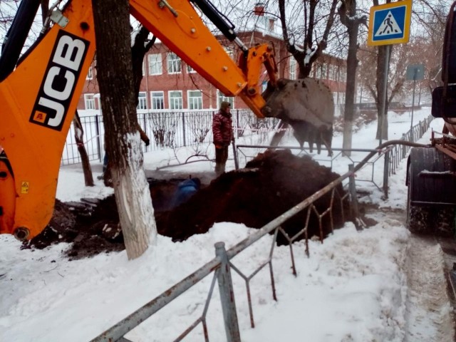 Пятеро школьников провалились в яму с кипятком в Ивановской области