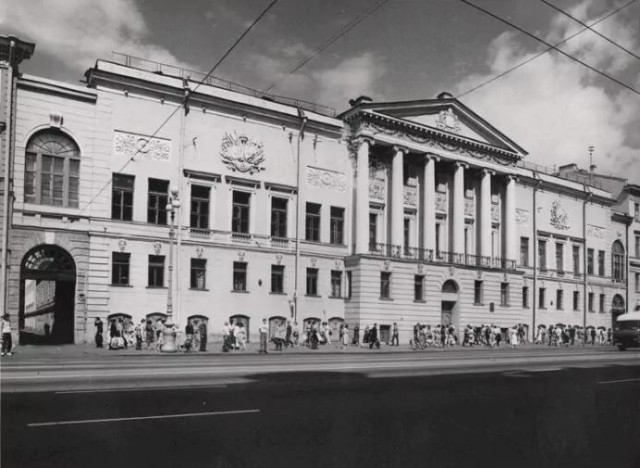 Дата в истории - "Сайгон" и "Спокойной Ночи, Малыши"