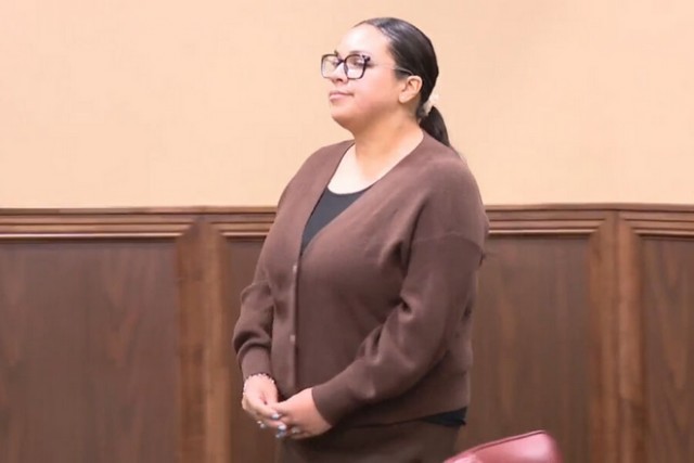 В США 26-летнюю учительницу обвинили в изнасиловании 14-летнего школьника на парковке супермаркета