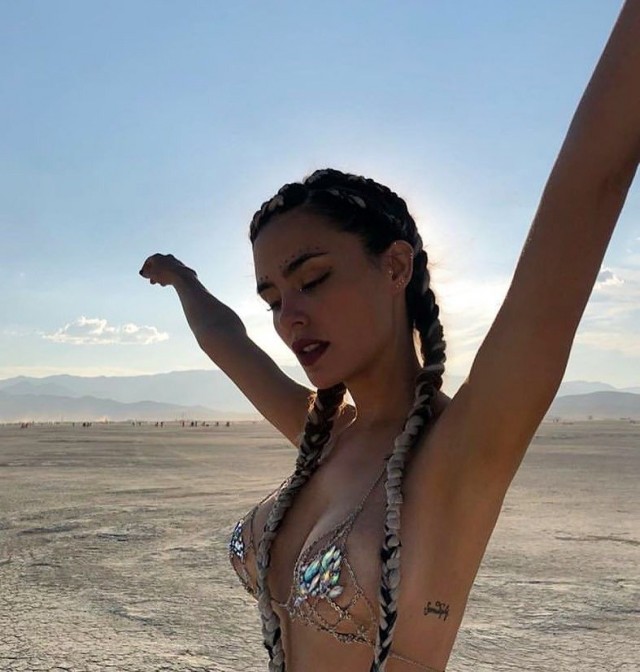 Девушки с фестиваля Burning man
