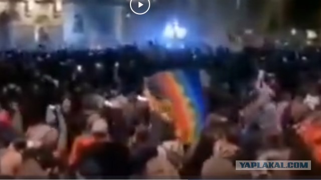 Швейцарцы протестуют у замка Ротшильдов