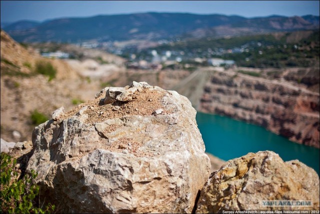 Заброшенный флюсовый карьер в Балаклаве