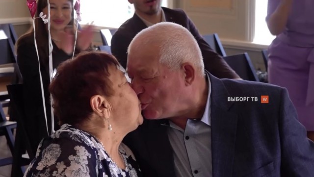 80-летние молодожёны тянули со свадьбой 53 года